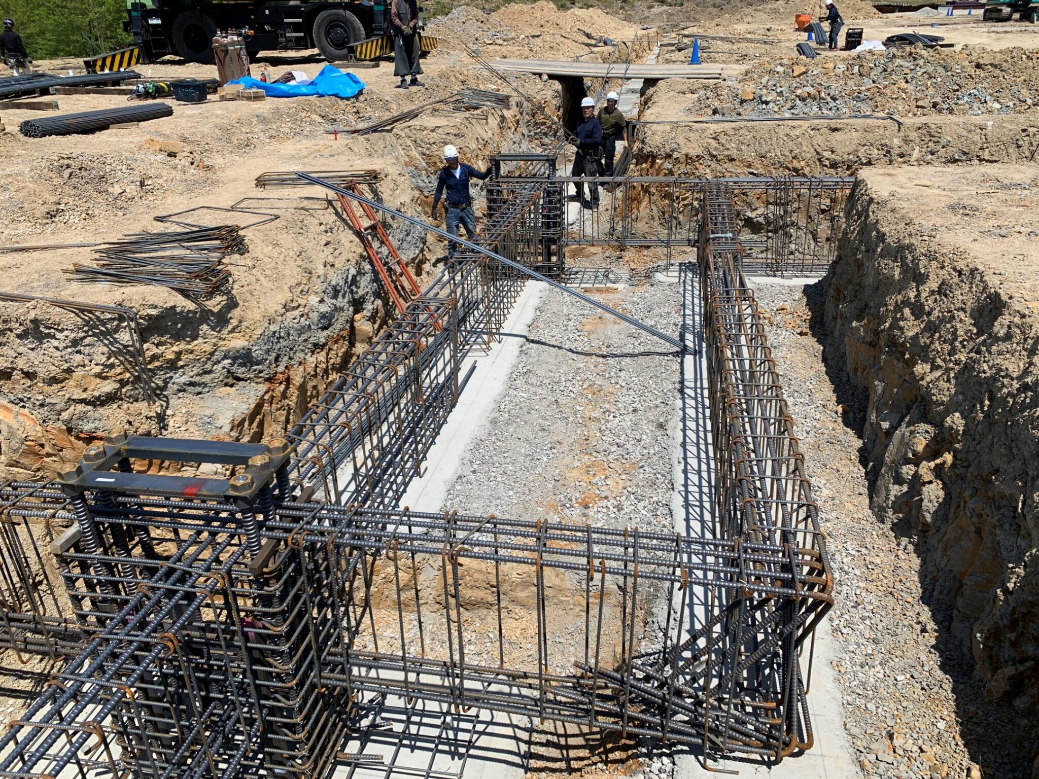 地中梁主筋の納まり X方向の主筋とY方向の主筋の上下関係について - てつまぐ